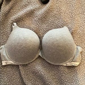 Victoria’s Secret T-Shirt Pushup Full Coverage Bra